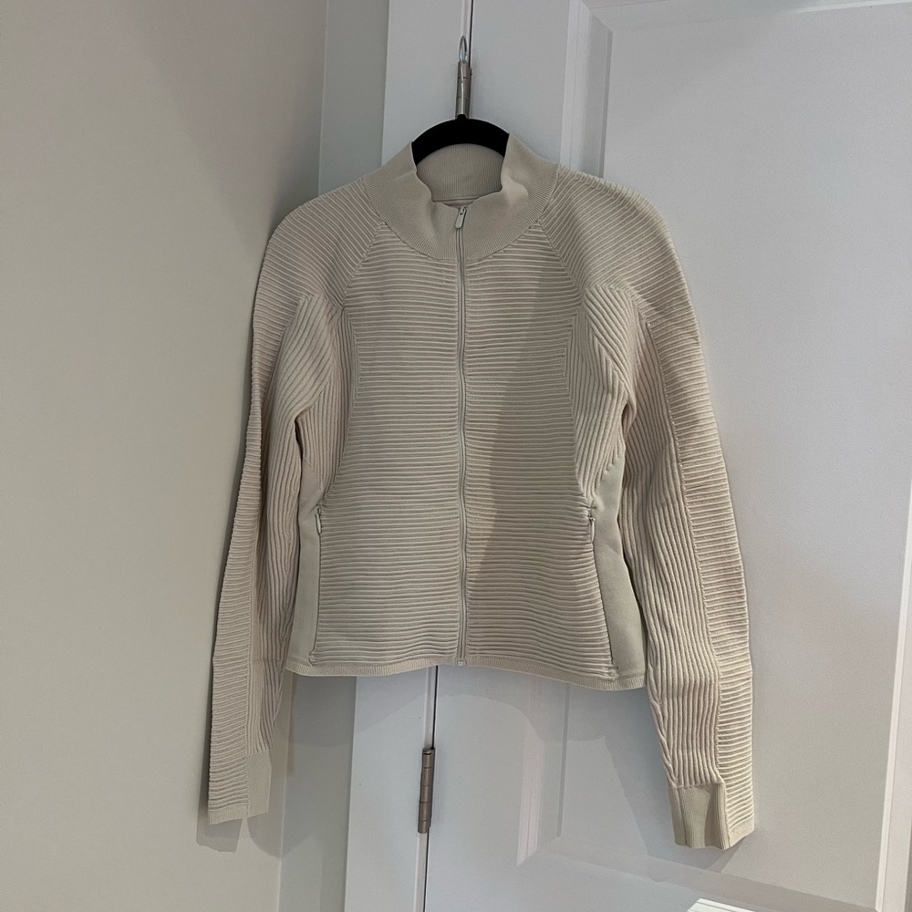 Lululemon bomber style light jacket / sweater